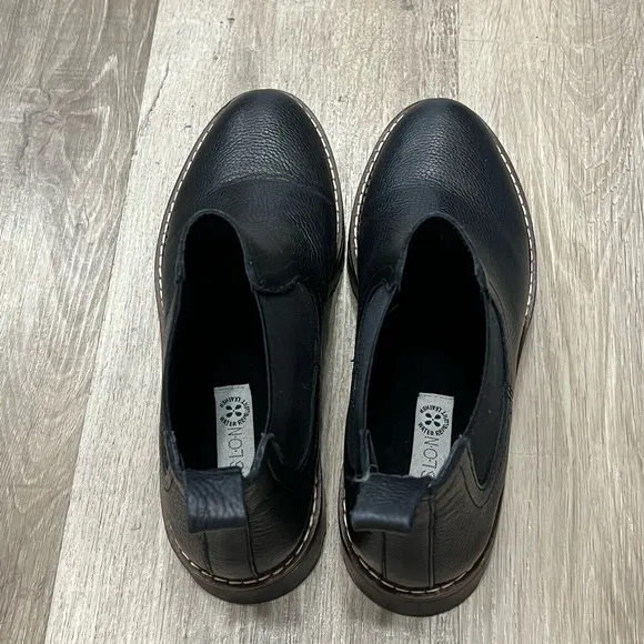 Caslon Miller Chelsea Boots Black Pull On Size 6.5