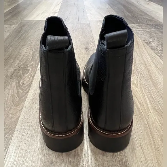 Caslon Miller Chelsea Boots Black Pull On Size 6.5