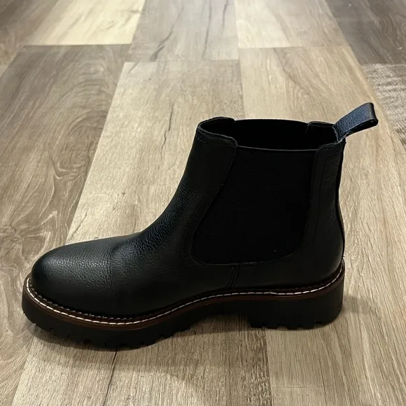 Caslon Miller Chelsea Boots Black Pull On Size 6.5