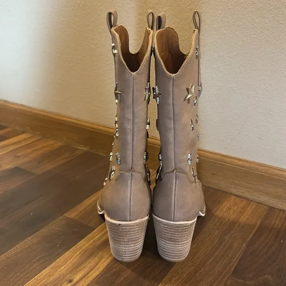 Ccocci Star Studded Western Booties Pull On Taupe Womens Size 7