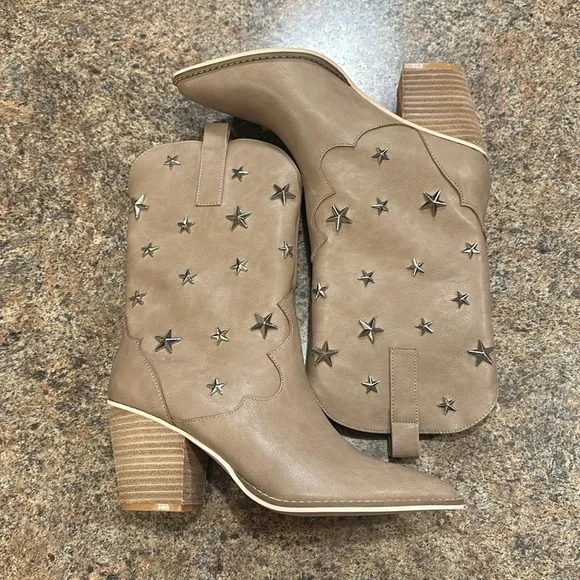 Ccocci Star Studded Western Booties Pull On Taupe Womens Size 7
