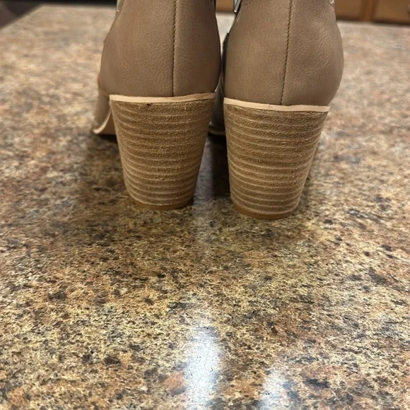 Ccocci Star Studded Western Booties Pull On Taupe Womens Size 7