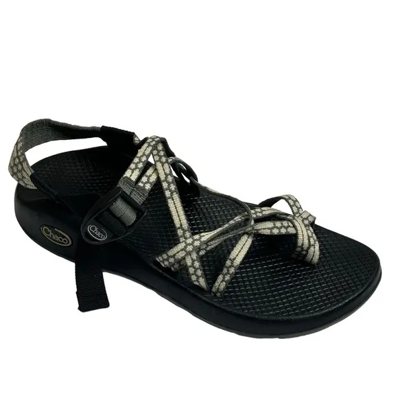 Chaco Gray &amp; Black Sandals Adjustable Strap Toe Sling Size 8 Excellent Condition