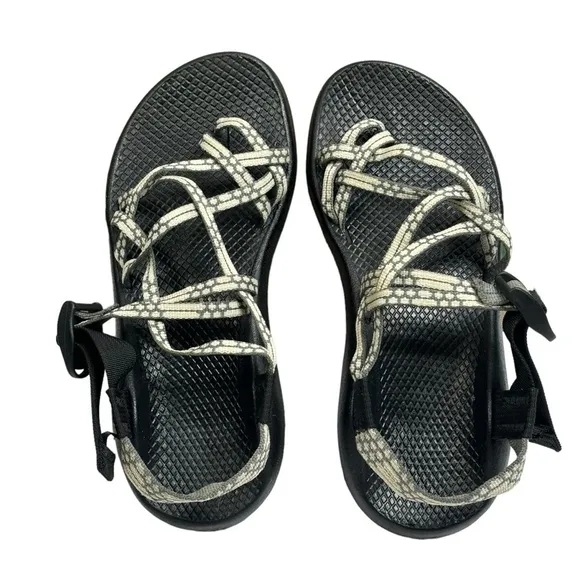 Chaco Gray &amp; Black Sandals Adjustable Strap Toe Sling Size 8 Excellent Condition