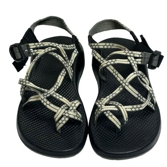 Chaco Gray &amp; Black Sandals Adjustable Strap Toe Sling Size 8 Excellent Condition