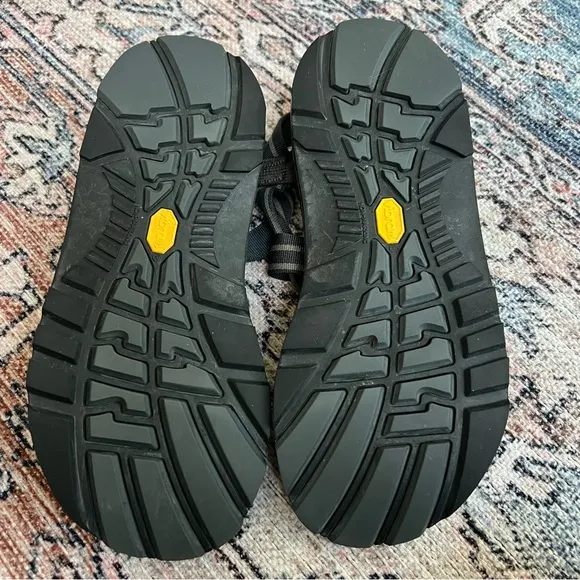 Chaco Z/1 Classic Sandals Men’s Size 11 in Black and Grey Adjustable Strap