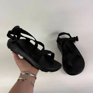 Chaco Z/2 Strappy Sandals Men's 8 Black Comfort Adjustable Strap Outdoor Classic
