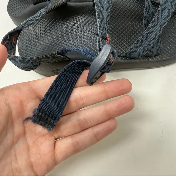 Chaco’s Z/2 Adjustable Strap Sandals Size 8 Black/Blue