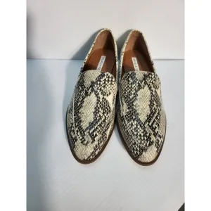 Chelsea &amp; Violet Snakeskin Loafers Pointed Toe Slip On Flats Shoes 8M