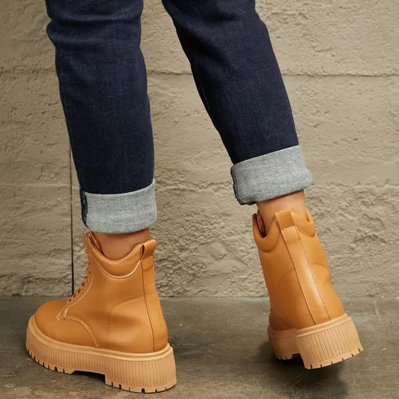 Chic Caramel Cityscape Boots