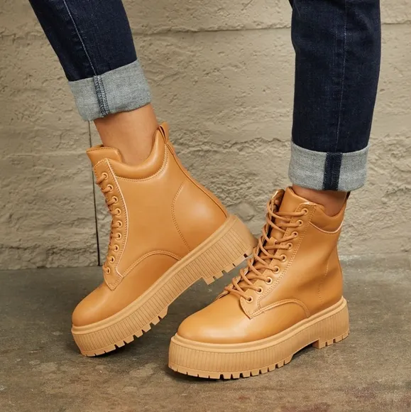 Chic Caramel Cityscape Boots