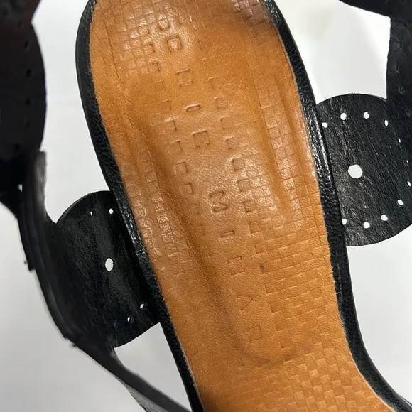 Chie Mihara 39.5 US 9.5 Laser Cut Black Leather Block Heel Sandals Heels Shoes