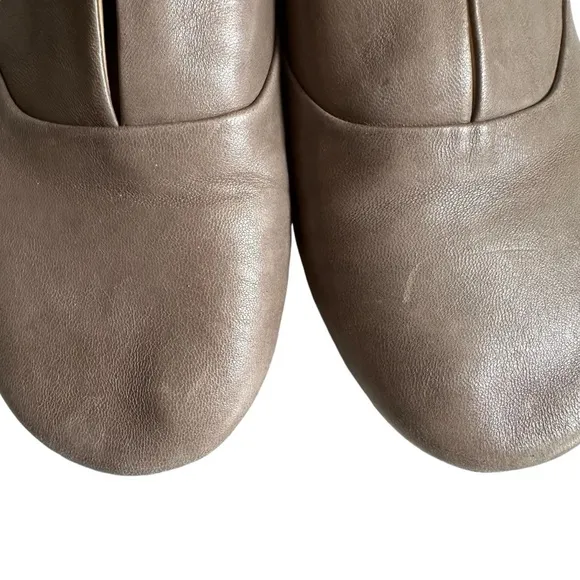 CHOCOLAT BLU CASSIE SABLE SLIP ON FLATS 6.5-7