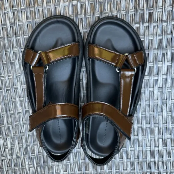 Christopher Kane Leather Flat Sandals - Size 37 - NEW - in Brown