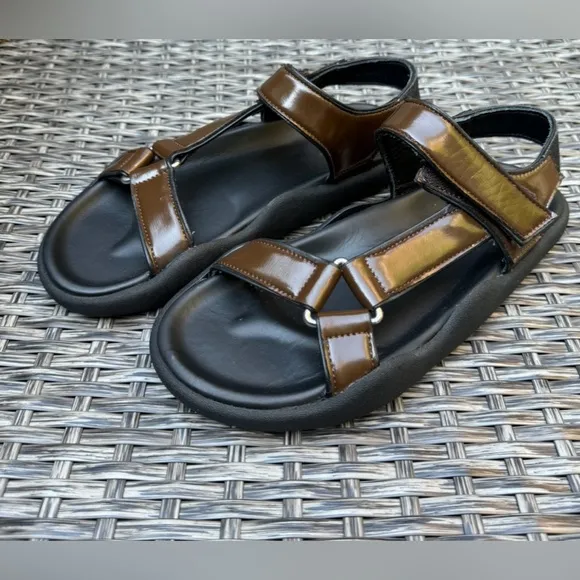 Christopher Kane Leather Flat Sandals - Size 37 - NEW - in Brown