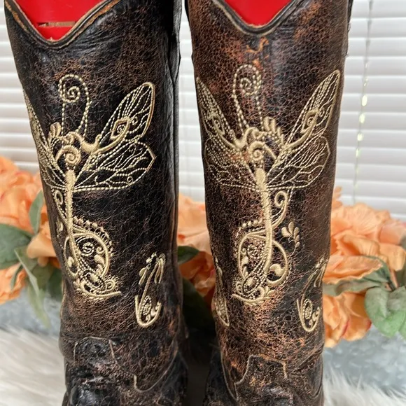 CIRCLE G WOMEN'S DISTRESSED BONE DRAGONFLY EMBROIDERED BOOTS - SNIP TOE Size 10