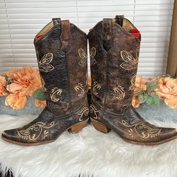 CIRCLE G WOMEN'S DISTRESSED BONE DRAGONFLY EMBROIDERED BOOTS - SNIP TOE Size 10