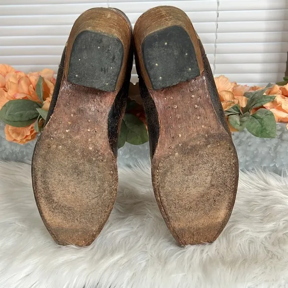 CIRCLE G WOMEN'S DISTRESSED BONE DRAGONFLY EMBROIDERED BOOTS - SNIP TOE Size 10