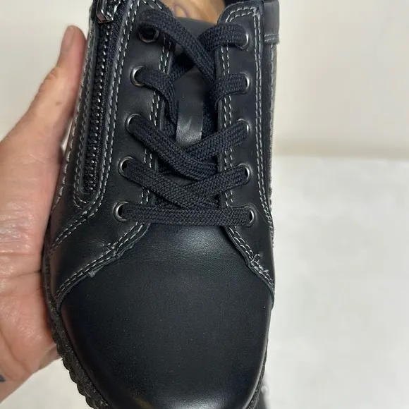 Clarks Black Sneakers with Leather Upper and Rubber Sole