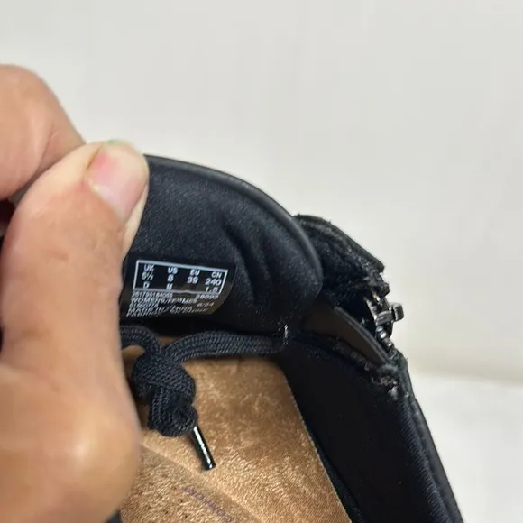 Clarks Black Sneakers with Leather Upper and Rubber Sole