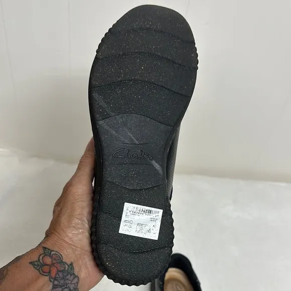 Clarks Black Sneakers with Leather Upper and Rubber Sole