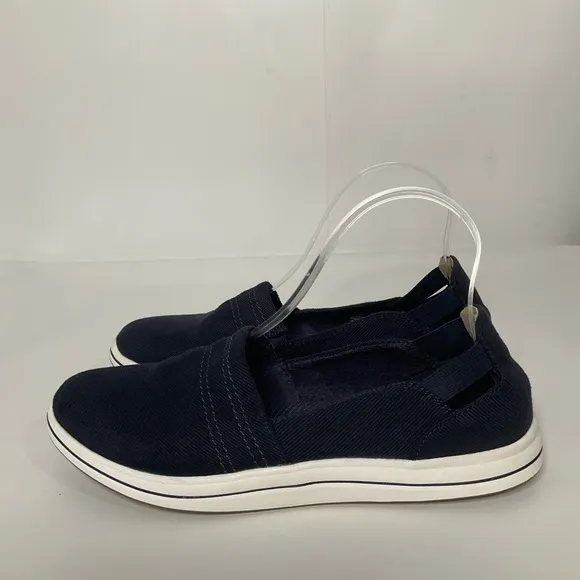 Clarks Cloudsteppers Breeze Slip-On Dark Navy Canvas White Sole Sneakers Sz 8.5.