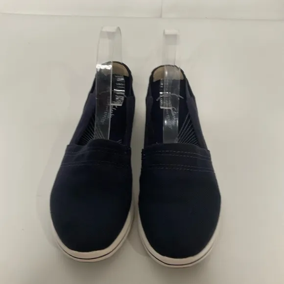 Clarks Cloudsteppers Breeze Slip-On Dark Navy Canvas White Sole Sneakers Sz 8.5.