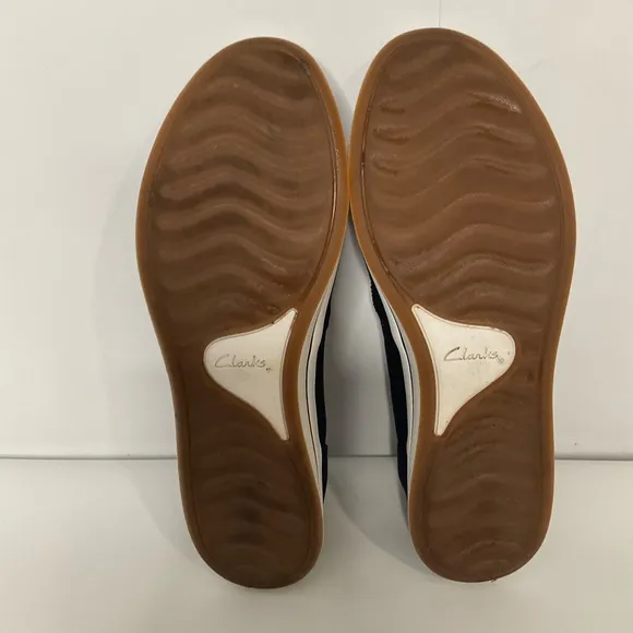 Clarks Cloudsteppers Breeze Slip-On Dark Navy Canvas White Sole Sneakers Sz 8.5.