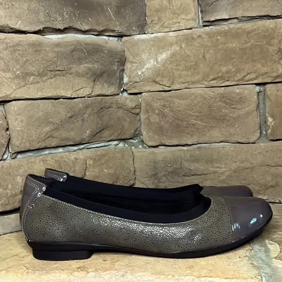 Clark’s Neenah Garden Slip On Flats /‎ SZ 11