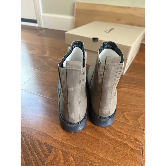 Clarks Orinoco 2 Women's 9 M Leather Boots Womens Dark Olive NEW Pull-On
