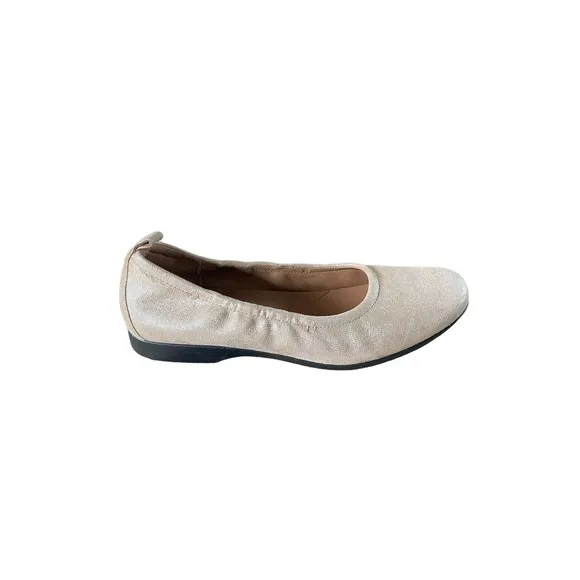 Clarks Un Darcey Vibe Ballet Flat Gold Size 9 NEW