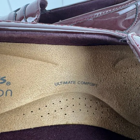 CLARKS WESTLYNN AYLA ROUND TOE PENNY LOAFERS IN BURGUNDY PATENT NWOB SIZE 6.5W