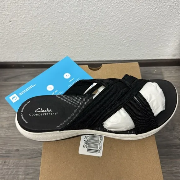 Clarks Women's Cloudsteppers  Sandals (WIDE)