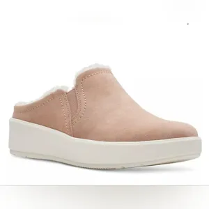 Clarks Women's Layton Gem Slip-On Side-Gore Flats Tan Sz 7.5 NWT