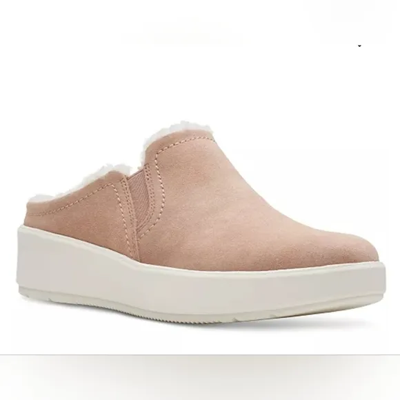 Clarks Women's Layton Gem Slip-On Side-Gore Flats Tan Sz 7.5 NWT