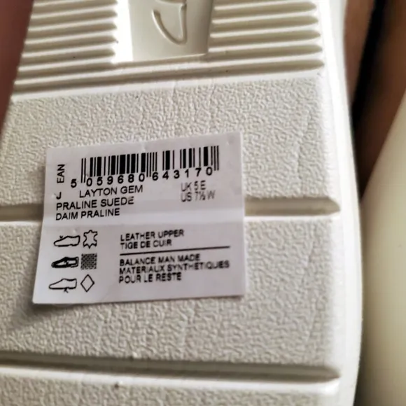Clarks Women's Layton Gem Slip-On Side-Gore Flats Tan Sz 7.5 NWT