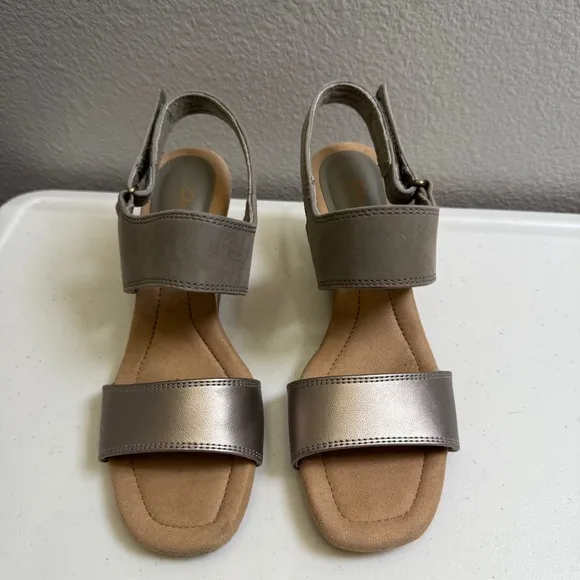 Clarks Womens Size 7 Olive Leather Kyarra Faye Wedge Heel Sandals