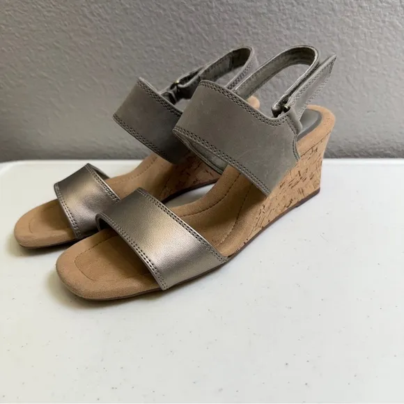 Clarks Womens Size 7 Olive Leather Kyarra Faye Wedge Heel Sandals