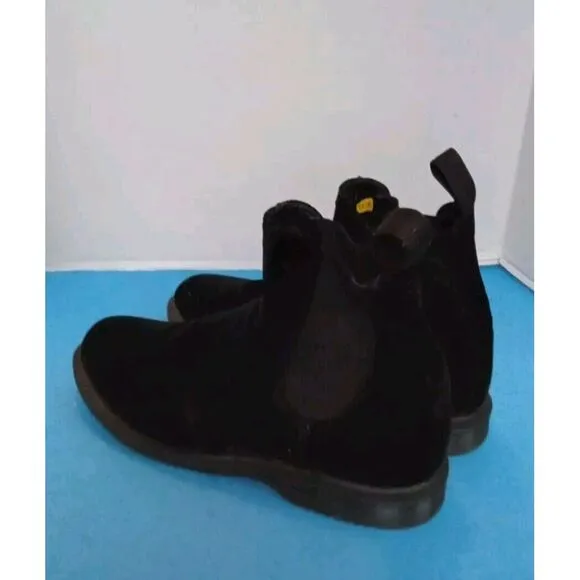 Classic Black Suede Chelsea Boots with Elastic Gores and Rubber Sole‎