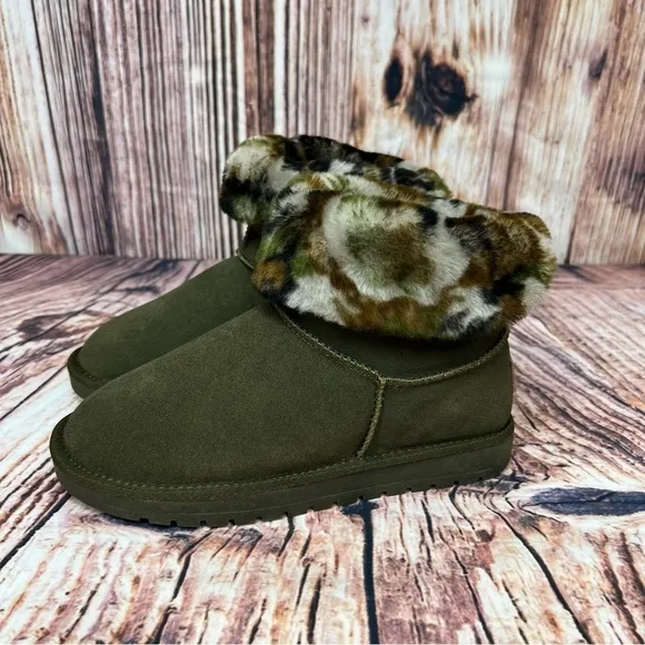 Cloud Nine Sheepskin Kamo Green Pull On Boots NIB Size 8