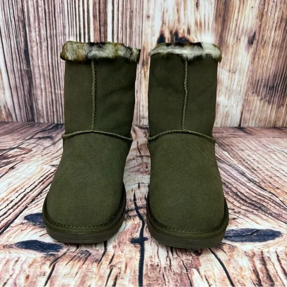 Cloud Nine Sheepskin Kamo Green Pull On Boots NIB Size 8