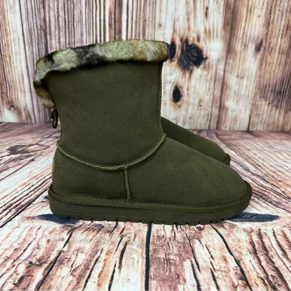 Cloud Nine Sheepskin Kamo Green Pull On Boots NIB Size 8