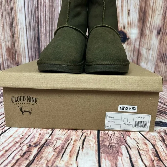 Cloud Nine Sheepskin Kamo Green Pull On Boots NIB Size 8