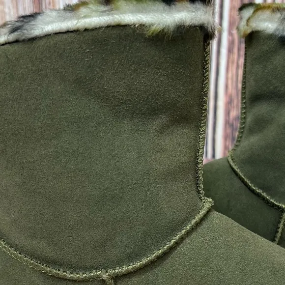 Cloud Nine Sheepskin Kamo Green Pull On Boots NIB Size 8