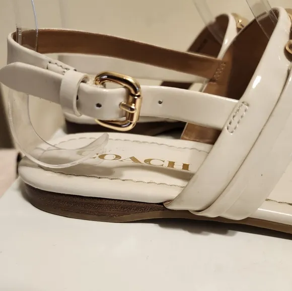 Coach Caterine Cream Patent Leather Gold Metal Logo T-Strap Sandals Sz.7 Ret$165