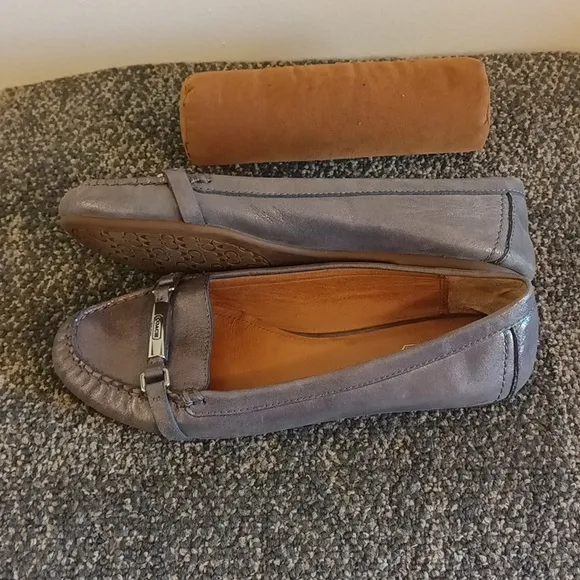 Coach silver metallic Olive loafers size 8.5 B