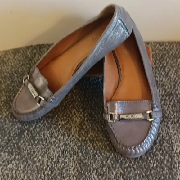 Coach silver metallic Olive loafers size 8.5 B