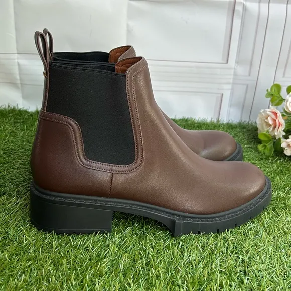 COACHWomen's Lenora Pull On Lug Sole Chelsea Booties size 8 NEW   Maple Leather