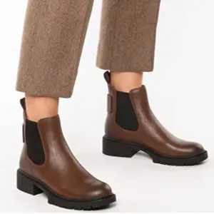 COACHWomen's Lenora Pull On Lug Sole Chelsea Booties size 8 NEW   Maple Leather