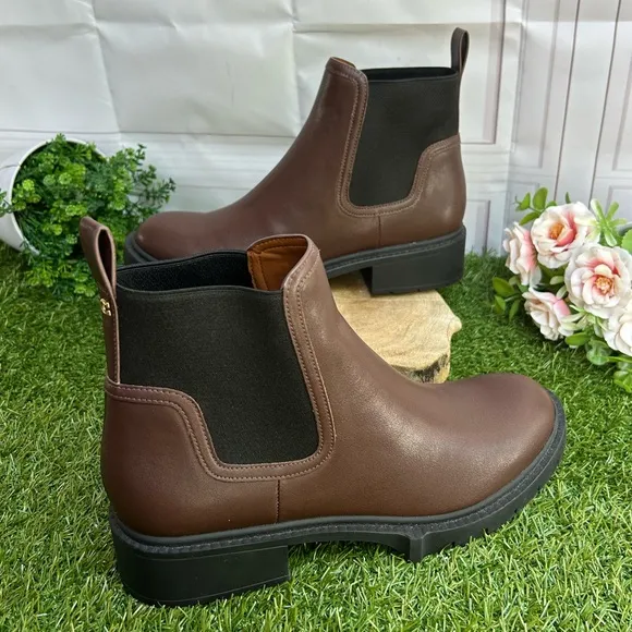 COACHWomen's Lenora Pull On Lug Sole Chelsea Booties size 8 NEW   Maple Leather